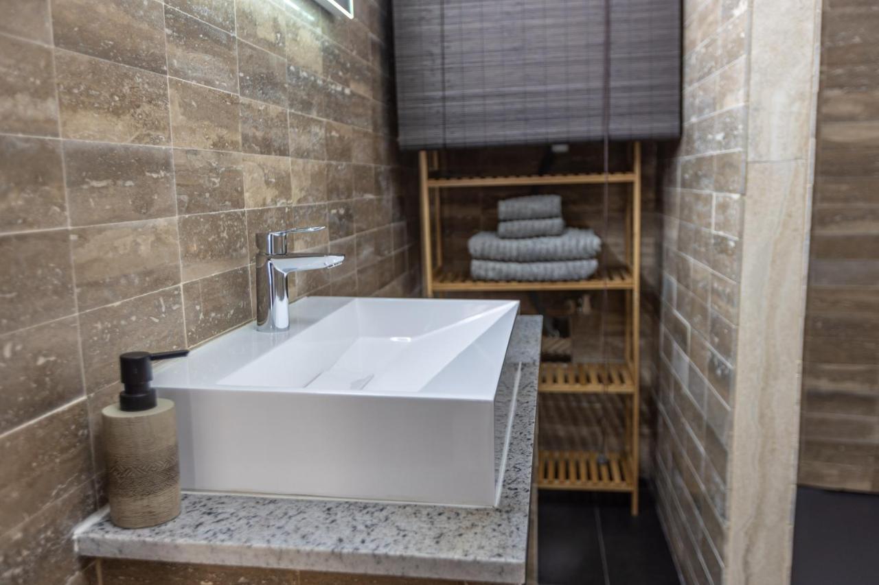 ,,La Chaumiere D'Azur” Apartment โรกบรูน-กัป-มาร์แต็ง ภายนอก รูปภาพ