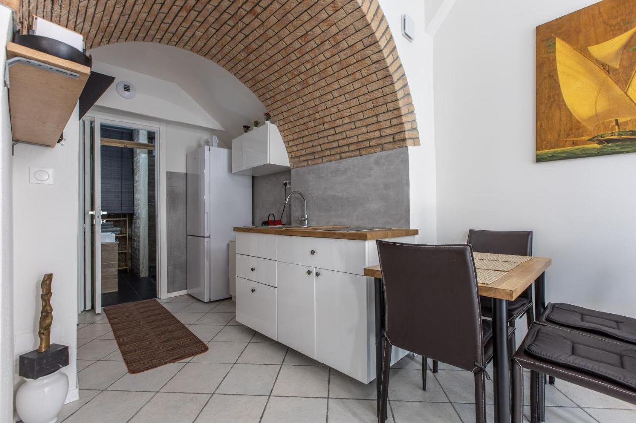 ,,La Chaumiere D'Azur” Apartment โรกบรูน-กัป-มาร์แต็ง ภายนอก รูปภาพ