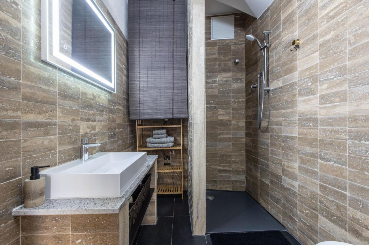 ,,La Chaumiere D'Azur” Apartment โรกบรูน-กัป-มาร์แต็ง ภายนอก รูปภาพ