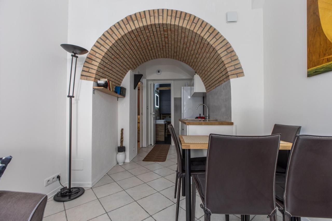 ,,La Chaumiere D'Azur” Apartment โรกบรูน-กัป-มาร์แต็ง ภายนอก รูปภาพ
